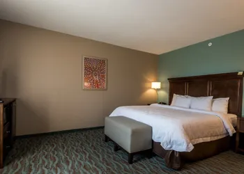 Hampton Inn & Suites Gulfport I-10 hotel thumbnail 6
