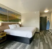 Days Inn by Wyndham Columbus IN hotel detail image 7