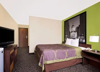 Super 8 by Wyndham Muncie/Ball St. College Area hotel thumbnail 8