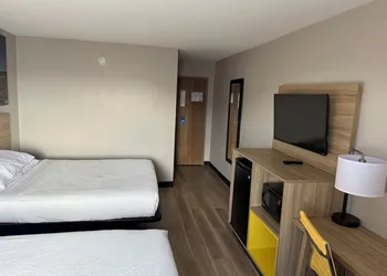 Days Inn by Wyndham Muncie -Ball State University hotel thumbnail 6