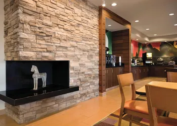 Fairfield Inn by Marriott Muncie hotel thumbnail 5