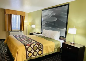 Super 8 by Wyndham Casa Grande hotel thumbnail 8