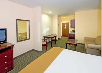 Holiday Inn Express & Suites Willcox by IHG hotel thumbnail 2