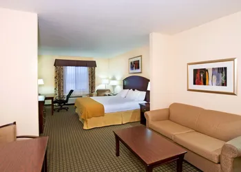 Holiday Inn Express & Suites Willcox by IHG hotel thumbnail 3