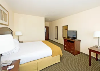 Holiday Inn Express & Suites Willcox by IHG hotel thumbnail 5