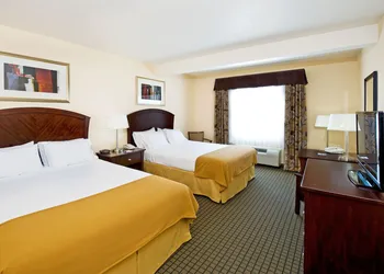 Holiday Inn Express & Suites Willcox by IHG hotel thumbnail 6