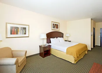 Holiday Inn Express & Suites Willcox by IHG hotel thumbnail 8