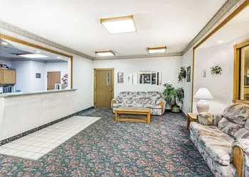 Super 8 by Wyndham Willcox hotel thumbnail 2