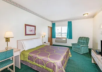 Super 8 by Wyndham Willcox hotel thumbnail 7