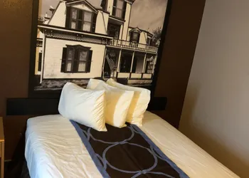 Super 8 by Wyndham North Platte hotel thumbnail 4
