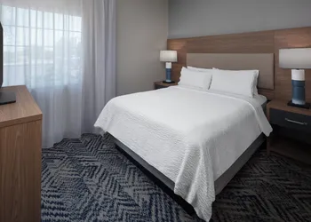 Candlewood Suites St Robert by IHG hotel thumbnail 2