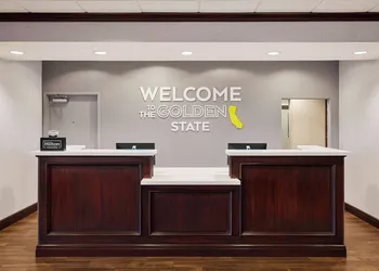 Hampton Inn & Suites Ridgecrest hotel thumbnail 3