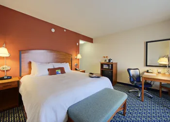 Hampton Inn & Suites Ridgecrest hotel thumbnail 4