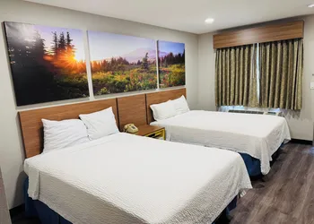 Days Inn by Wyndham Barstow hotel thumbnail 4