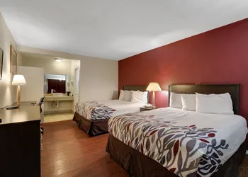 Red Roof Inn Needles hotel thumbnail 7