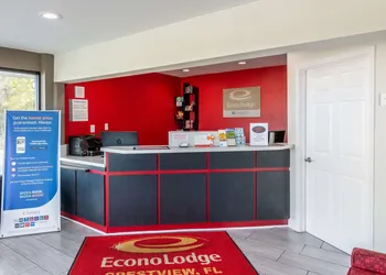 Econo Lodge Crestview South hotel thumbnail 2
