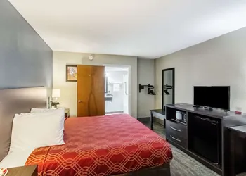 Econo Lodge Crestview South hotel thumbnail 6