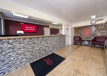 Red Roof Inn Crestview hotel thumbnail 2