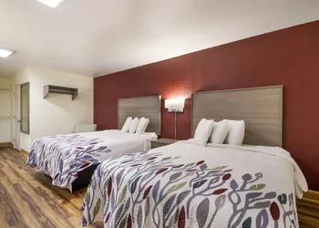 Red Roof Inn Crestview hotel thumbnail 6