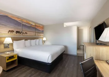 Days Inn by Wyndham Roswell hotel thumbnail 5