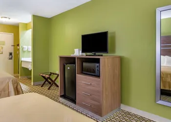 Quality Inn Brunswick hotel thumbnail 8