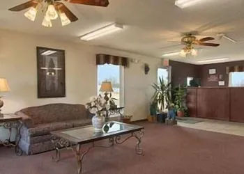 Super 8 by Wyndham Whiteville hotel thumbnail 3