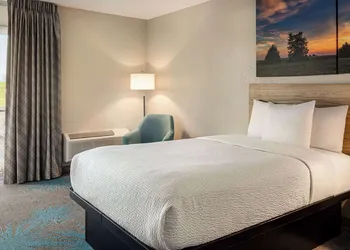 Days Inn by Wyndham Grand Island I-80 hotel thumbnail 8