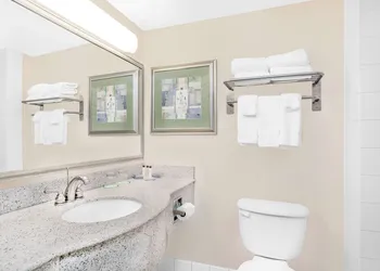 Wingate by Wyndham Ellicottville hotel thumbnail 8