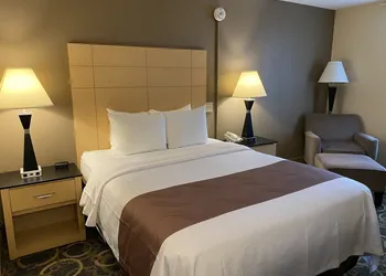Quality Inn Geneseo hotel thumbnail 8