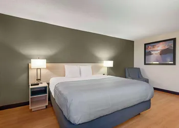 Quality Inn Valley - West Point hotel thumbnail 8
