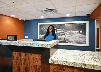 Hampton Inn Auburn hotel thumbnail 3