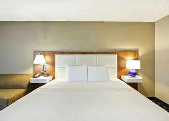 Hampton Inn Auburn hotel thumbnail 7