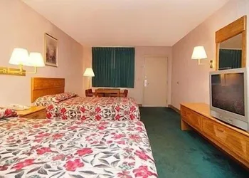 Econo Lodge Lanett hotel thumbnail 7