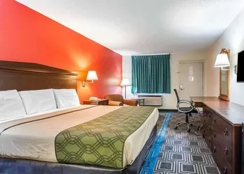 Econo Lodge Lanett hotel thumbnail 8