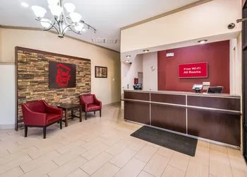 Red Roof Inn Clarksville hotel thumbnail 2