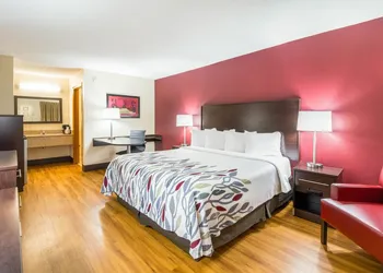 Red Roof Inn Clarksville hotel thumbnail 7