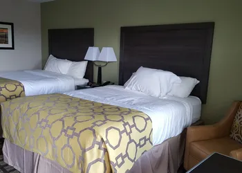 Baymont by Wyndham Clarksville hotel thumbnail 2
