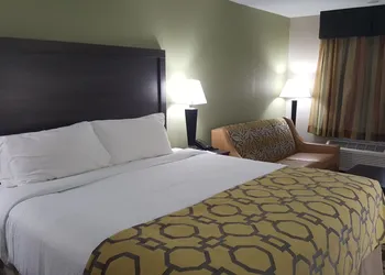 Baymont by Wyndham Clarksville hotel thumbnail 3