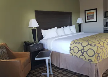 Baymont by Wyndham Clarksville hotel thumbnail 5