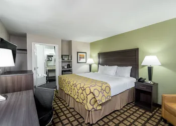 Baymont by Wyndham Clarksville hotel thumbnail 8