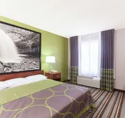 Super 8 by Wyndham Clarksville Northeast hotel detail image 3