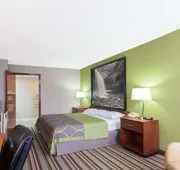 Super 8 by Wyndham Clarksville Northeast hotel detail image 5