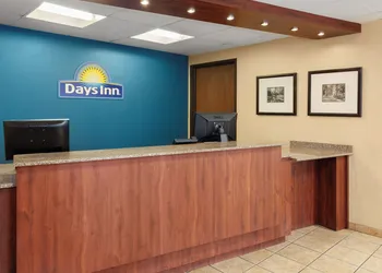 Days Inn by Wyndham Rockford I-90 Casino District hotel thumbnail 5
