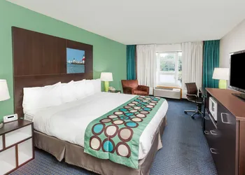 Super 8 by Wyndham Stevensville/St. Joseph hotel thumbnail 5