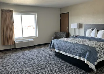 Super 8 by Wyndham Grand Island South hotel thumbnail 6