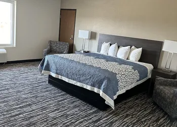 Super 8 by Wyndham Grand Island South hotel thumbnail 8