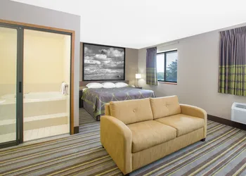 Super 8 by Wyndham Hastings hotel thumbnail 4