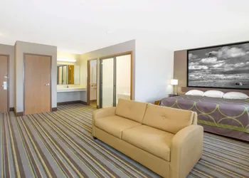 Super 8 by Wyndham Hastings hotel thumbnail 8