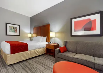 Comfort Inn Kearney I-80 hotel thumbnail 6