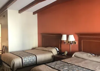 Wayfarer Motel hotel thumbnail 3